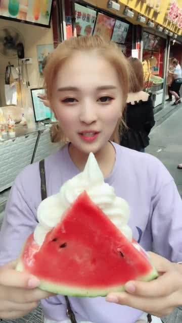 娱乐吃瓜姐网红是谁扮演的,她是谁？幕后扮演者竟是...